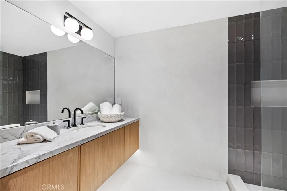 1120 White Sails Way Corona del Mar, CA 92625