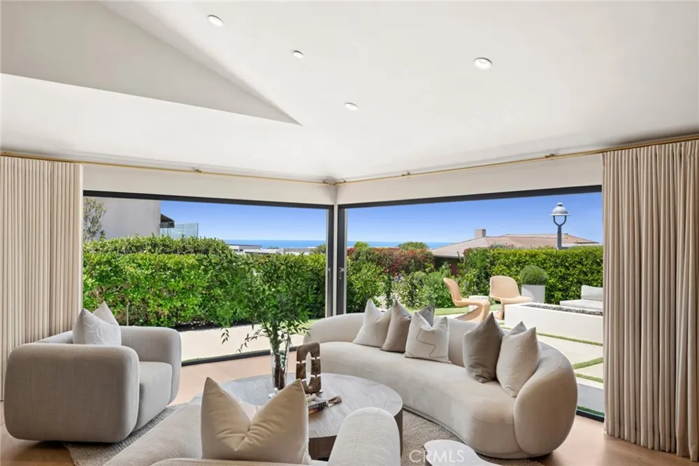 1120 White Sails Way Corona del Mar, CA 92625