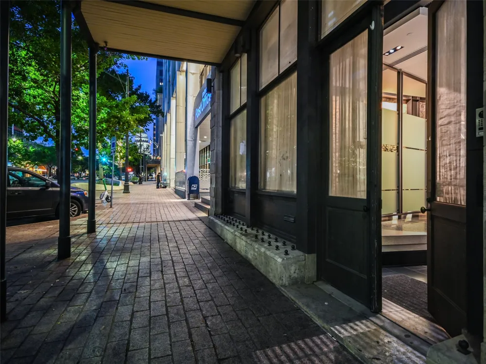 811 Congress Avenue Austin, TX 78701