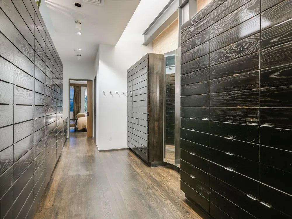 811 Congress Avenue Austin, TX 78701