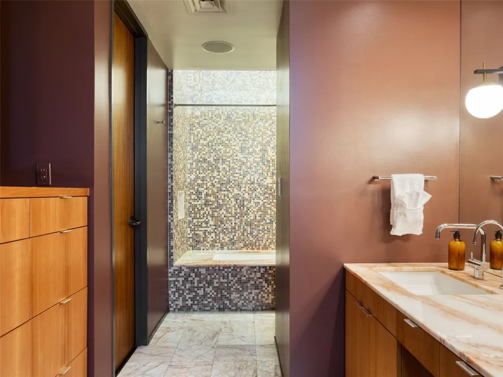 811 Congress Avenue Austin, TX 78701