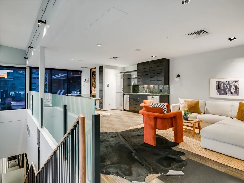 811 Congress Avenue Austin, TX 78701