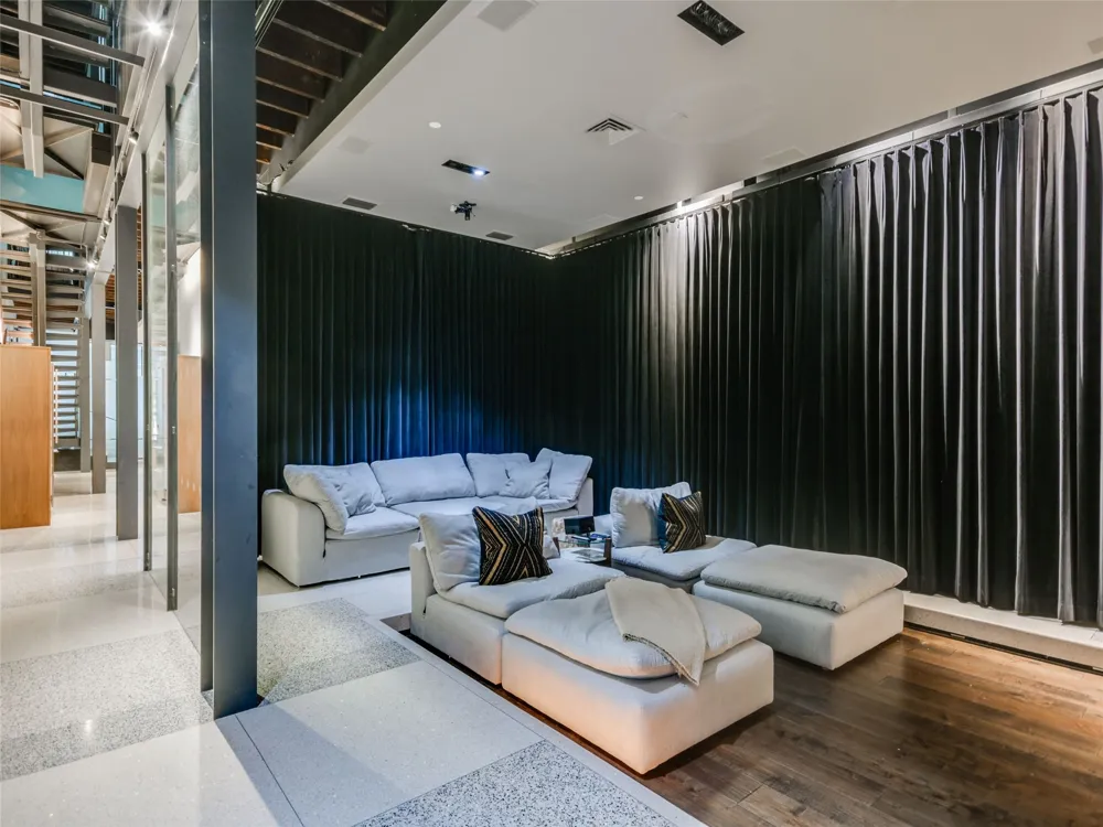 811 Congress Avenue Austin, TX 78701