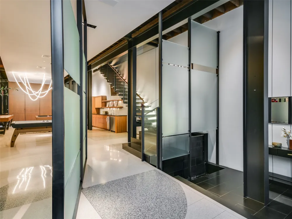 811 Congress Avenue Austin, TX 78701
