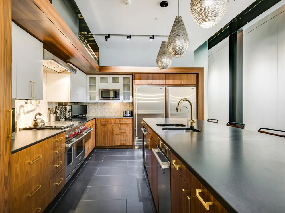 811 Congress Avenue Austin, TX 78701