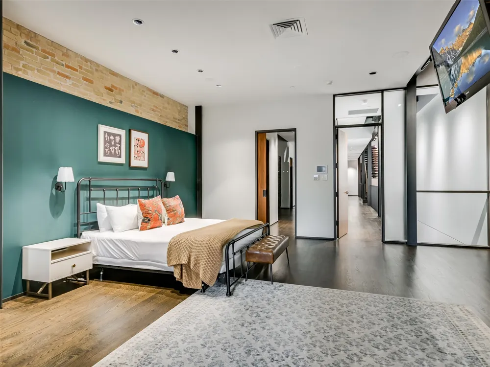 811 Congress Avenue Austin, TX 78701