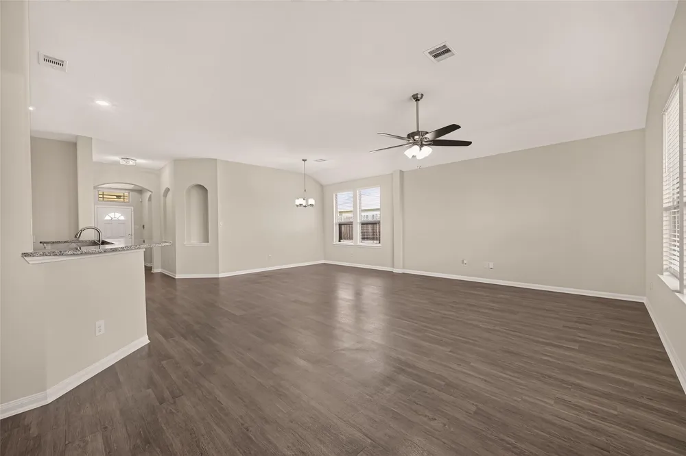207 White Wing Lane Sealy, TX 77474