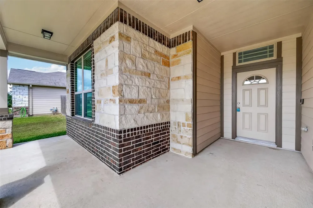 207 White Wing Lane Sealy, TX 77474
