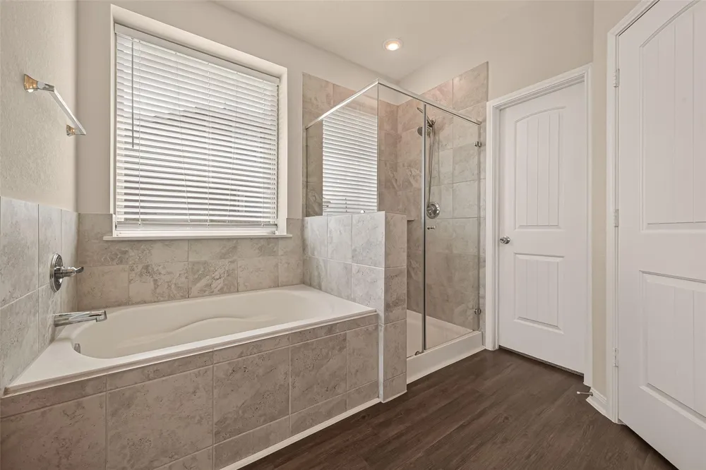207 White Wing Lane Sealy, TX 77474