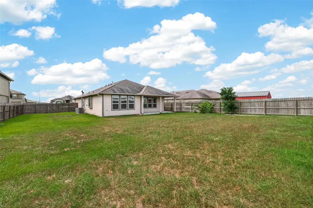 207 White Wing Lane Sealy, TX 77474