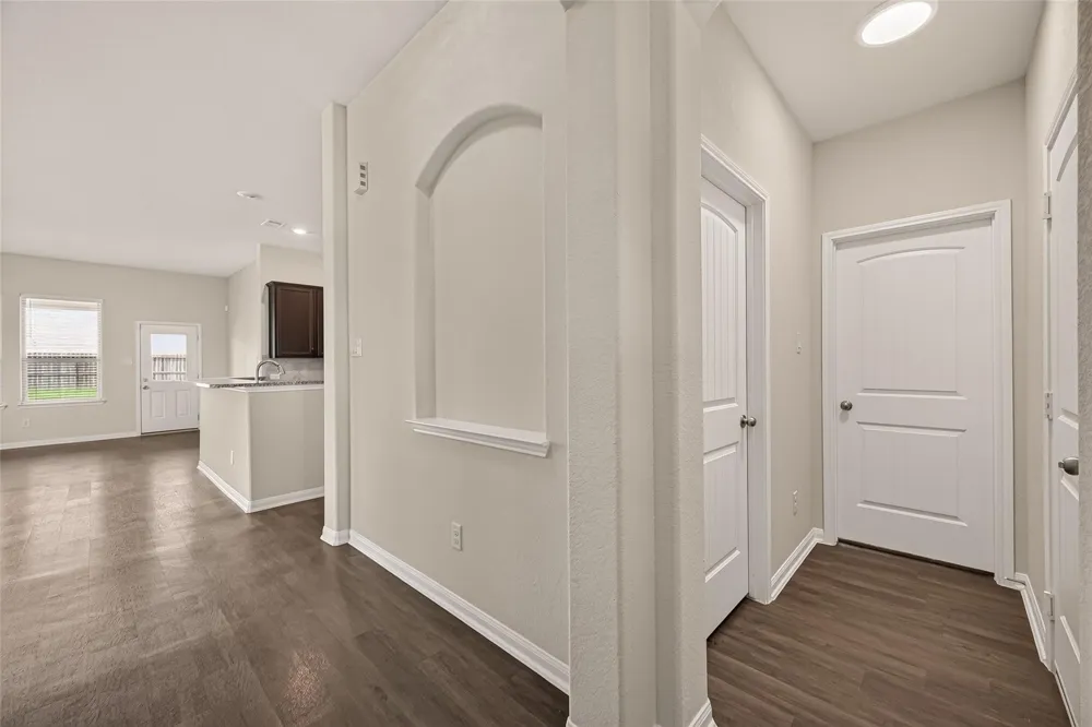 207 White Wing Lane Sealy, TX 77474