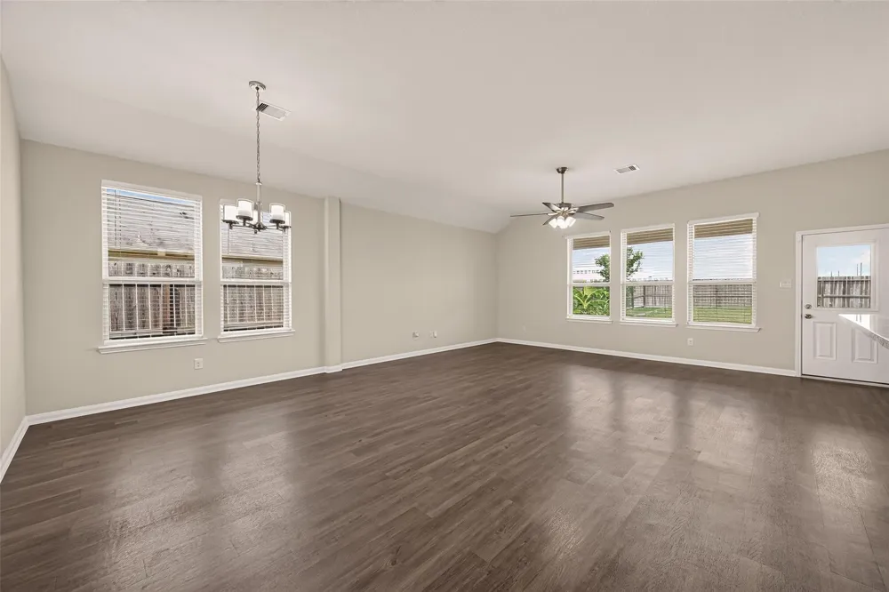 207 White Wing Lane Sealy, TX 77474