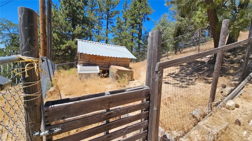 32745 Hilltop Running Springs, CA 92382