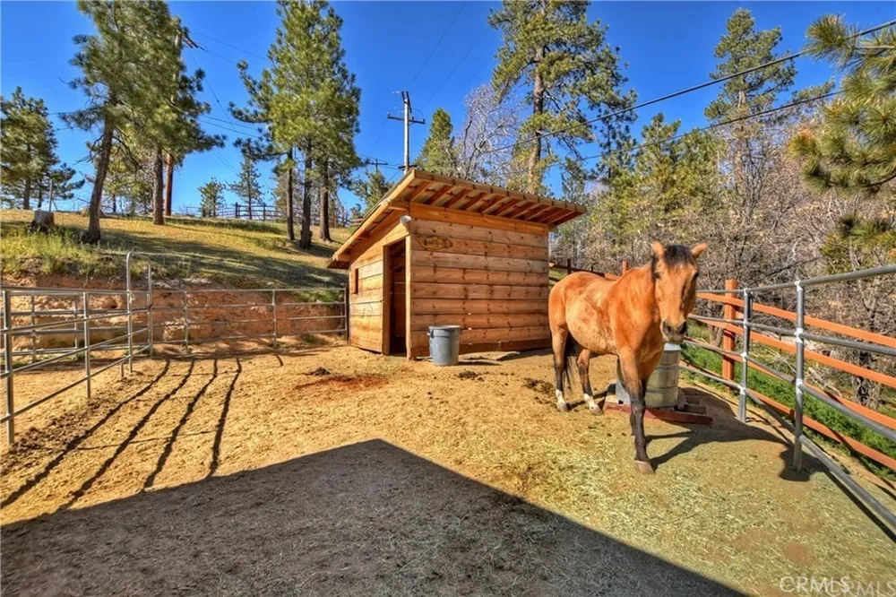 32745 Hilltop Running Springs, CA 92382
