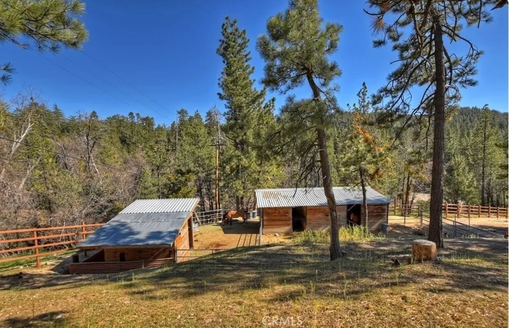 32745 Hilltop Running Springs, CA 92382