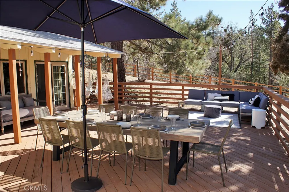 32745 Hilltop Running Springs, CA 92382