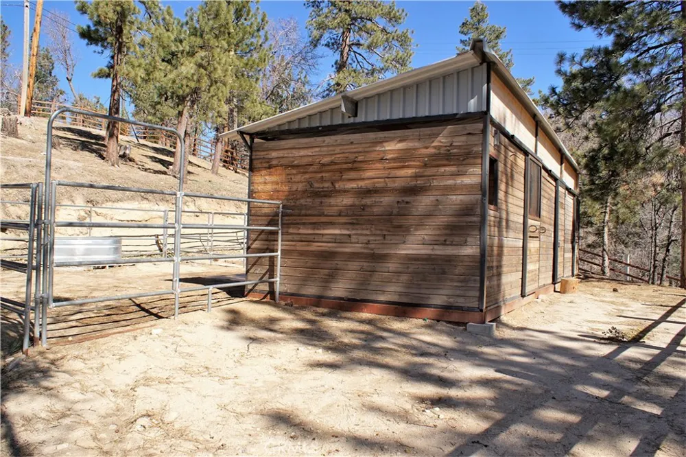 32745 Hilltop Running Springs, CA 92382
