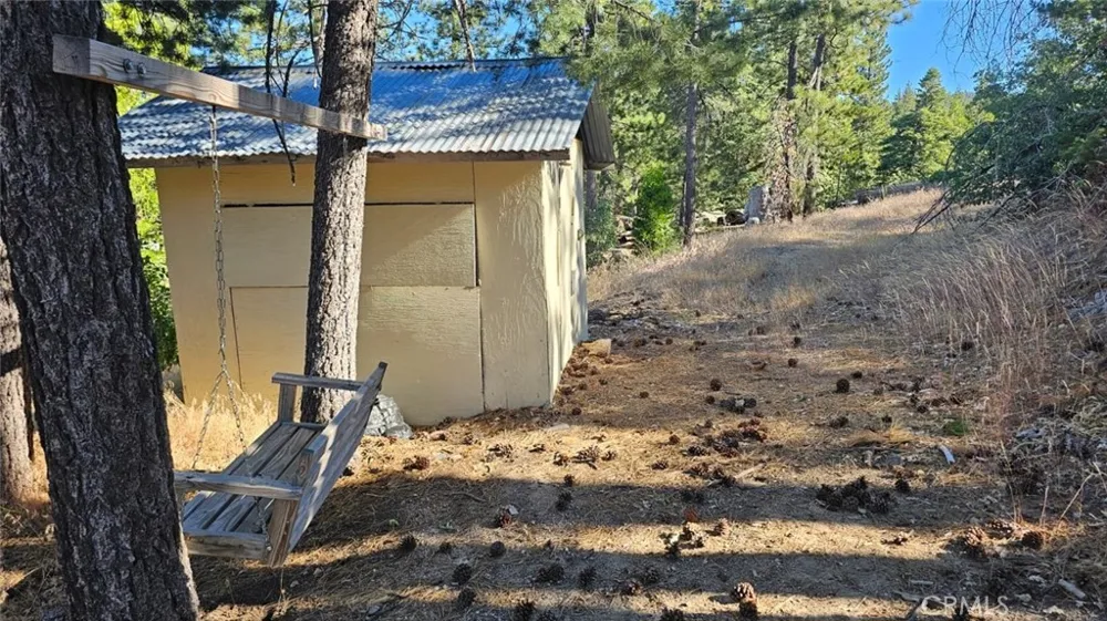 32745 Hilltop Running Springs, CA 92382