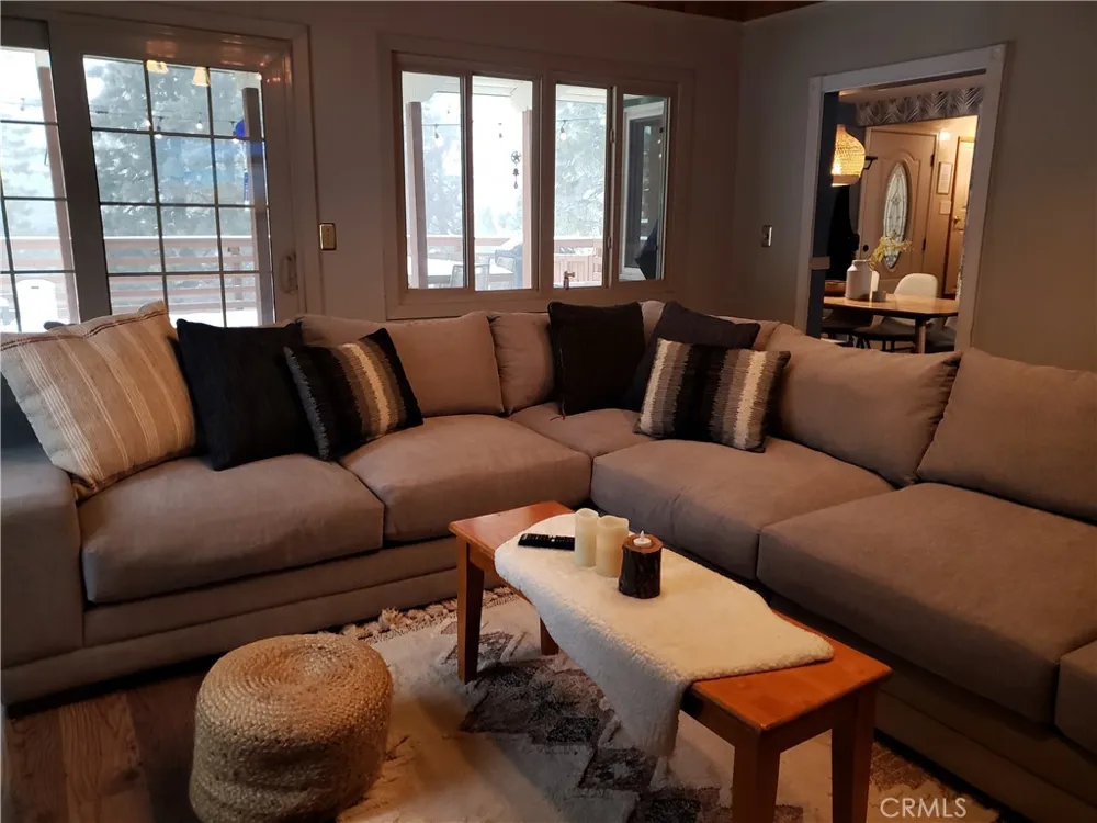 32745 Hilltop Running Springs, CA 92382