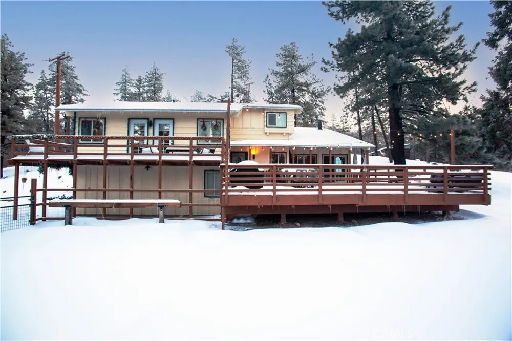 32745 Hilltop Running Springs, CA 92382
