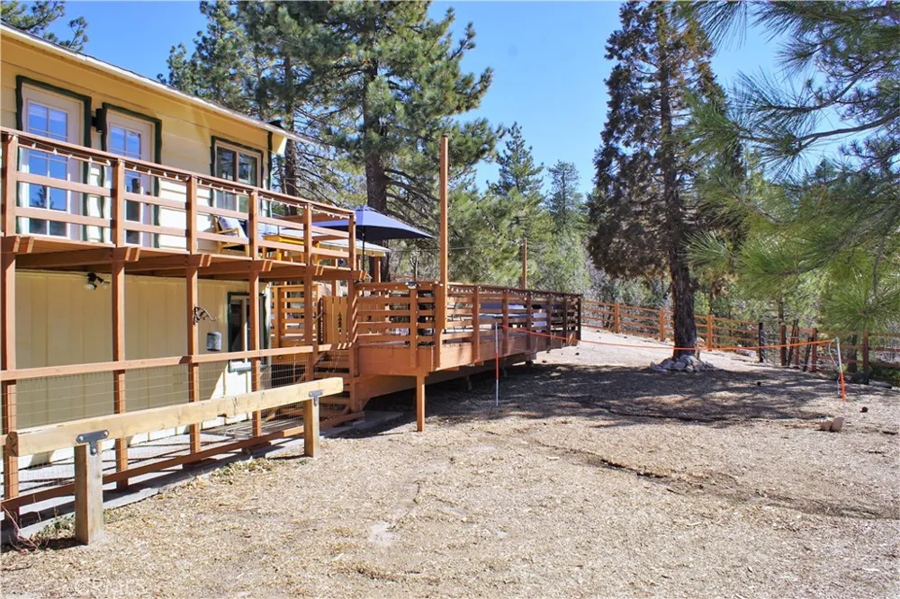 32745 Hilltop Running Springs, CA 92382