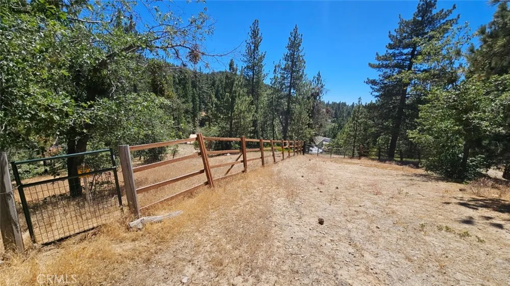 32745 Hilltop Running Springs, CA 92382