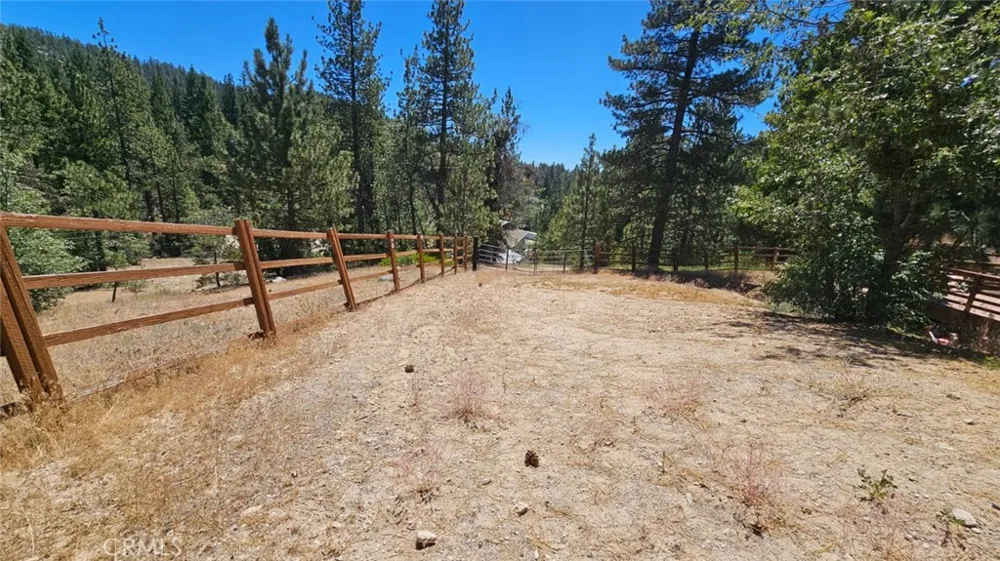 32745 Hilltop Running Springs, CA 92382