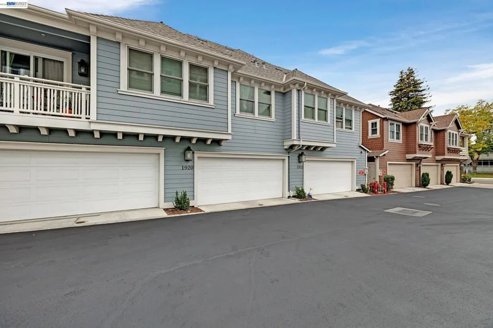 1920 Willow St Alameda, CA 94501