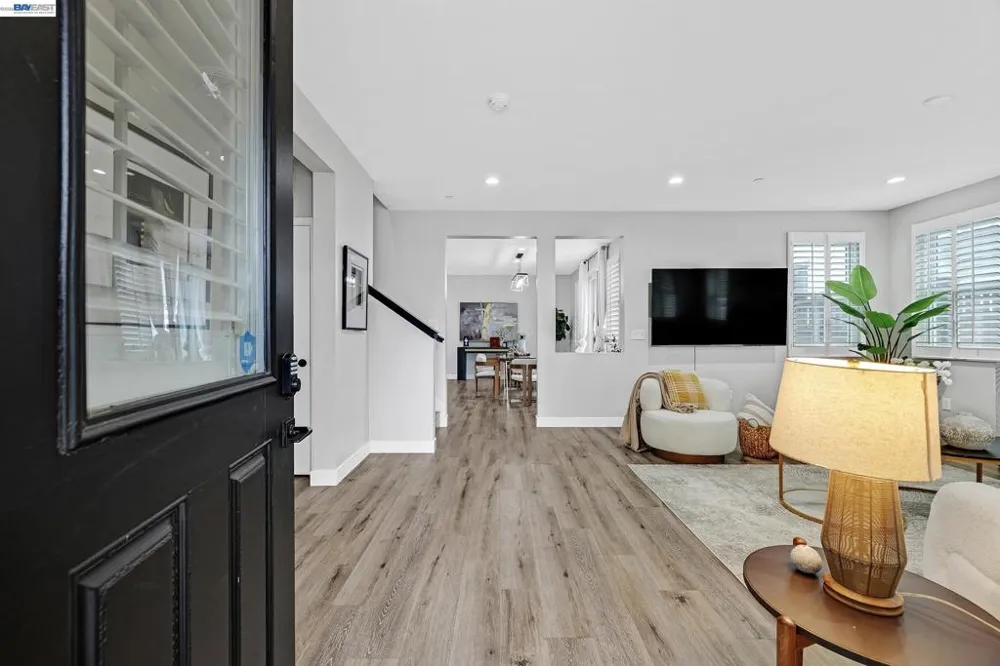 1920 Willow St Alameda, CA 94501