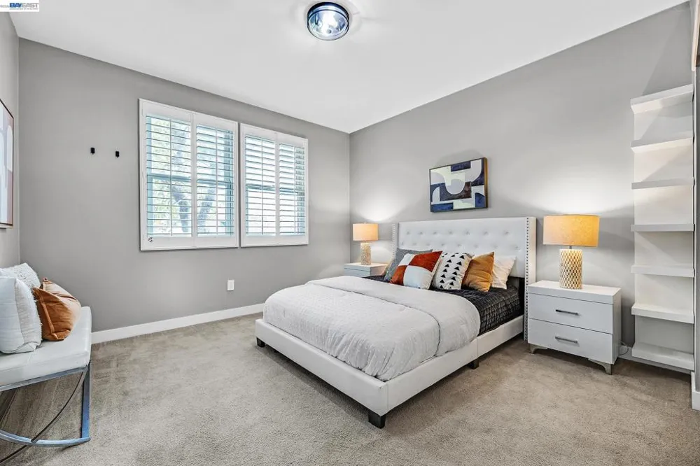 1920 Willow St Alameda, CA 94501