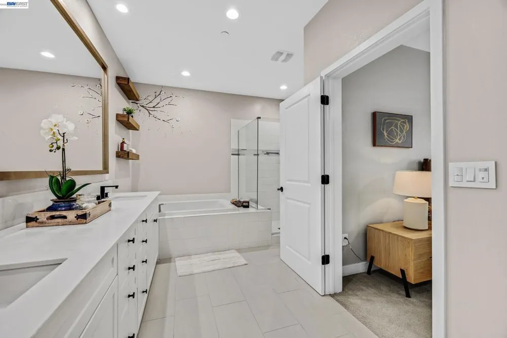 1920 Willow St Alameda, CA 94501