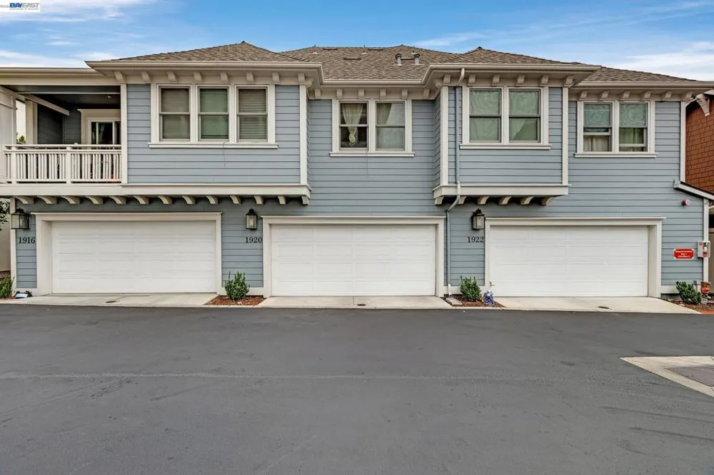1920 Willow St Alameda, CA 94501