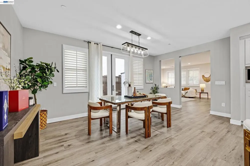 1920 Willow St Alameda, CA 94501