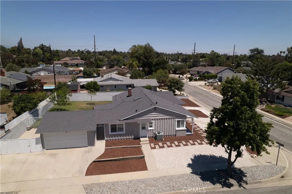 1127 Turning Bend Claremont, CA 91711