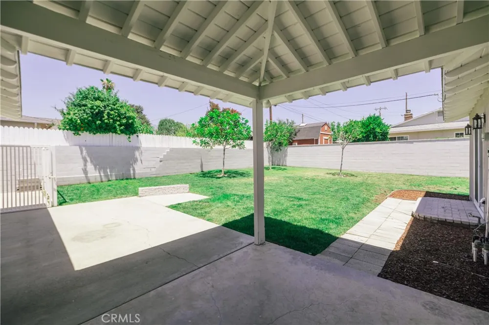 1127 Turning Bend Claremont, CA 91711