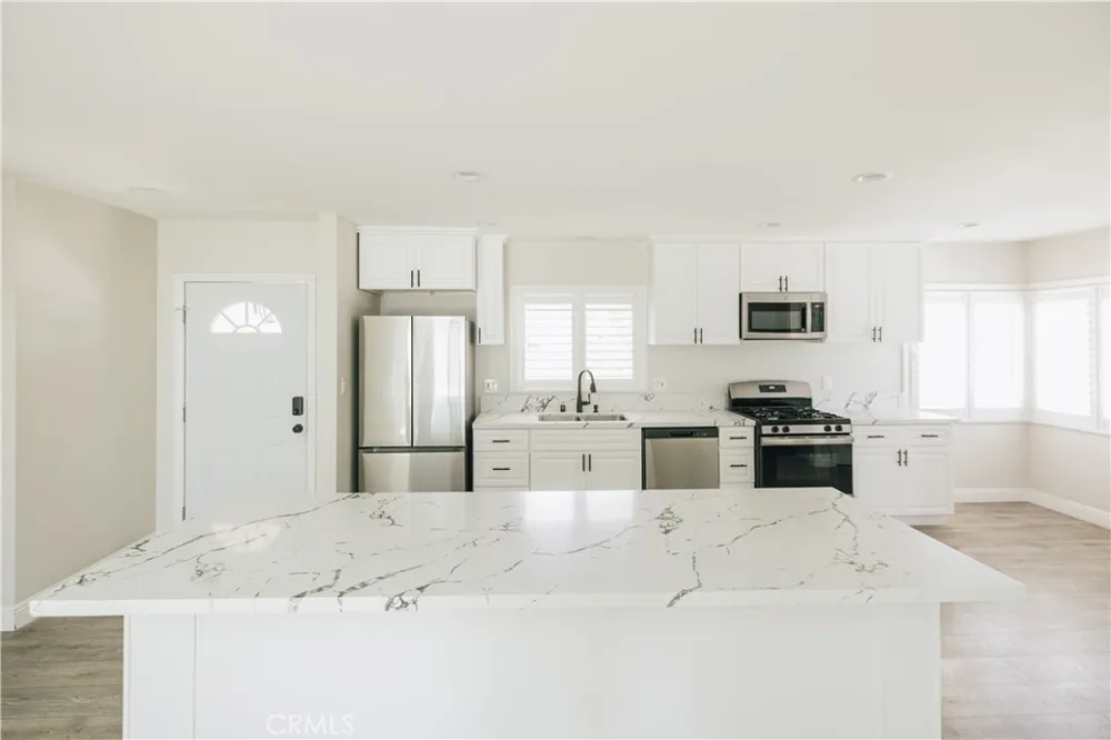 1127 Turning Bend Claremont, CA 91711