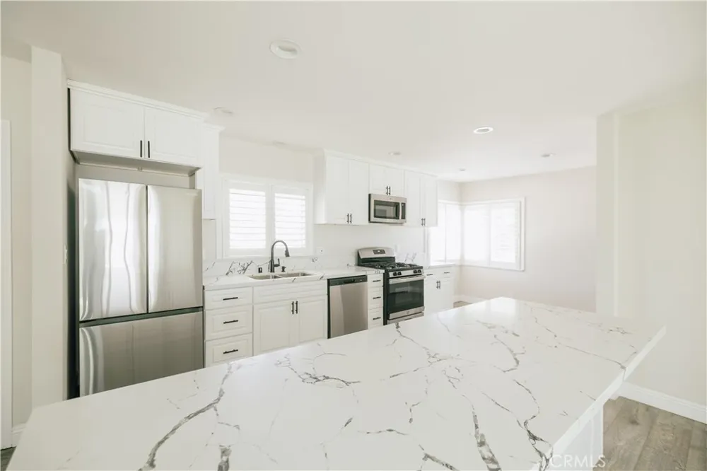1127 Turning Bend Claremont, CA 91711