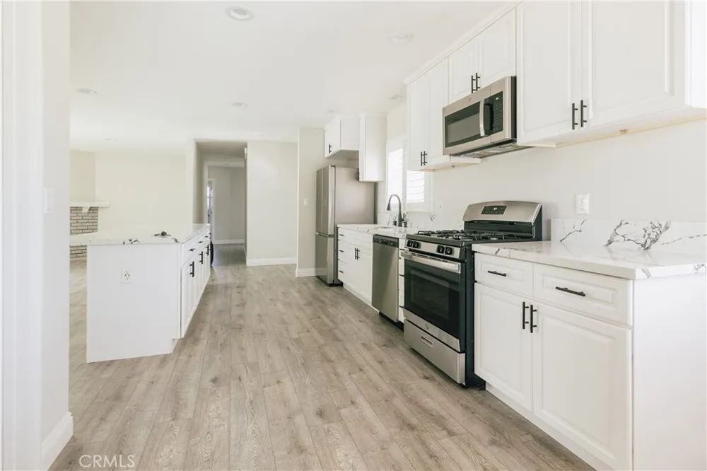 1127 Turning Bend Claremont, CA 91711