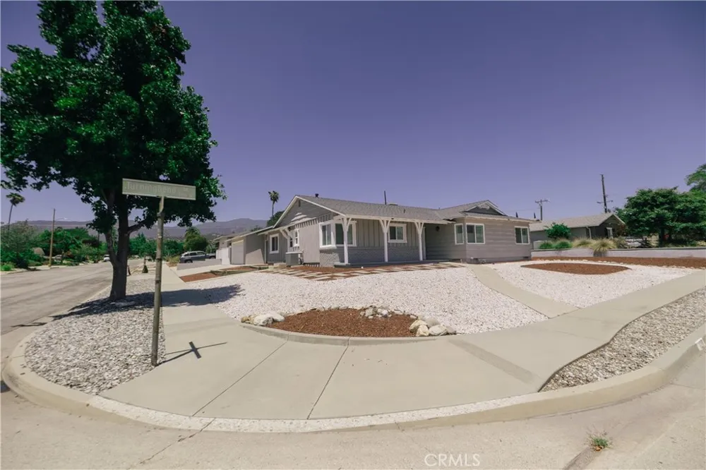 1127 Turning Bend Claremont, CA 91711