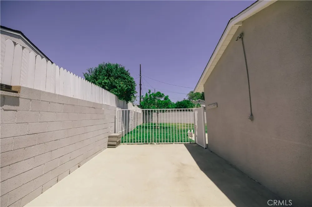 1127 Turning Bend Claremont, CA 91711