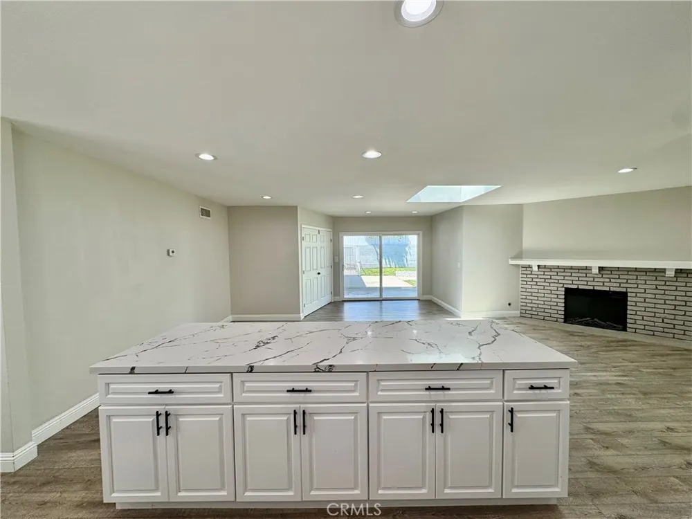 1127 Turning Bend Claremont, CA 91711