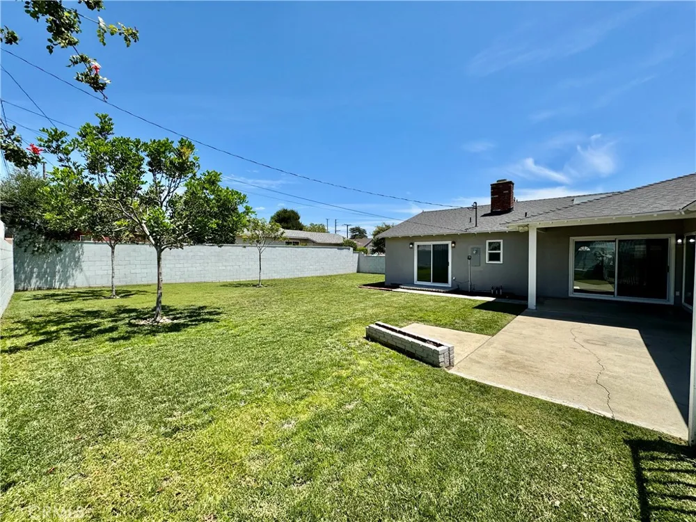 1127 Turning Bend Claremont, CA 91711