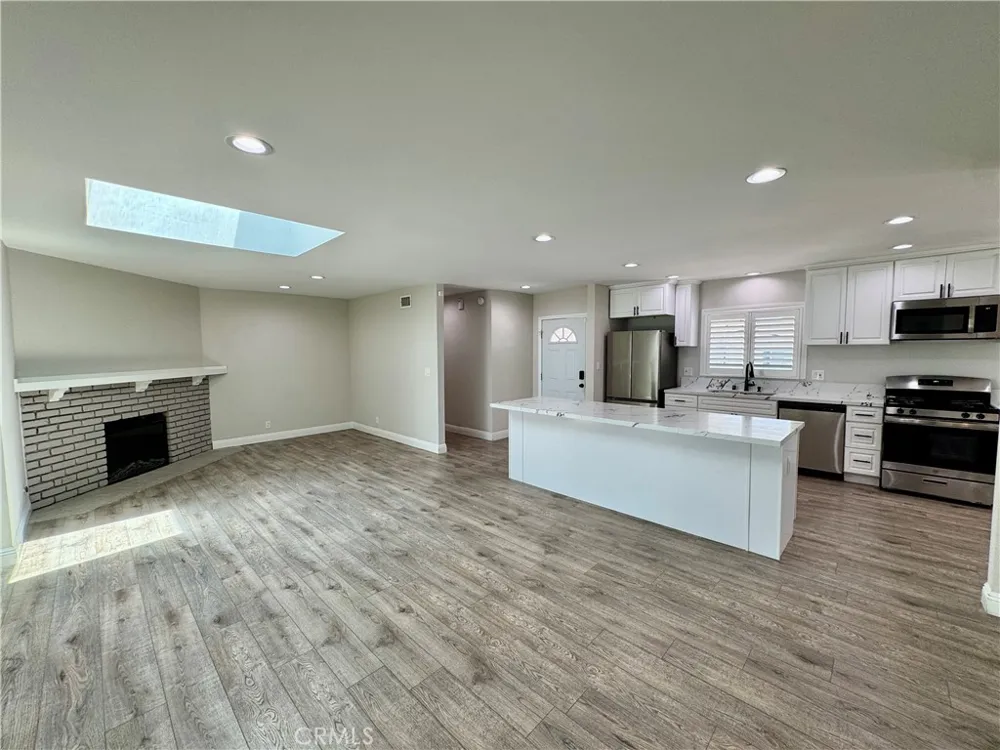 1127 Turning Bend Claremont, CA 91711