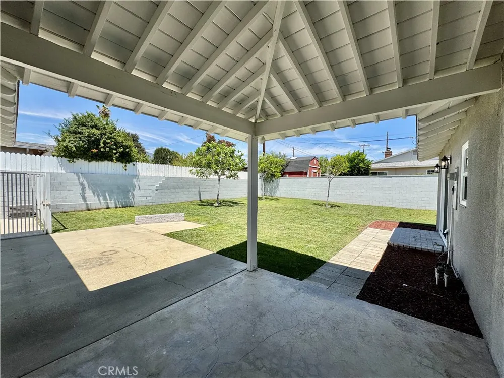 1127 Turning Bend Claremont, CA 91711