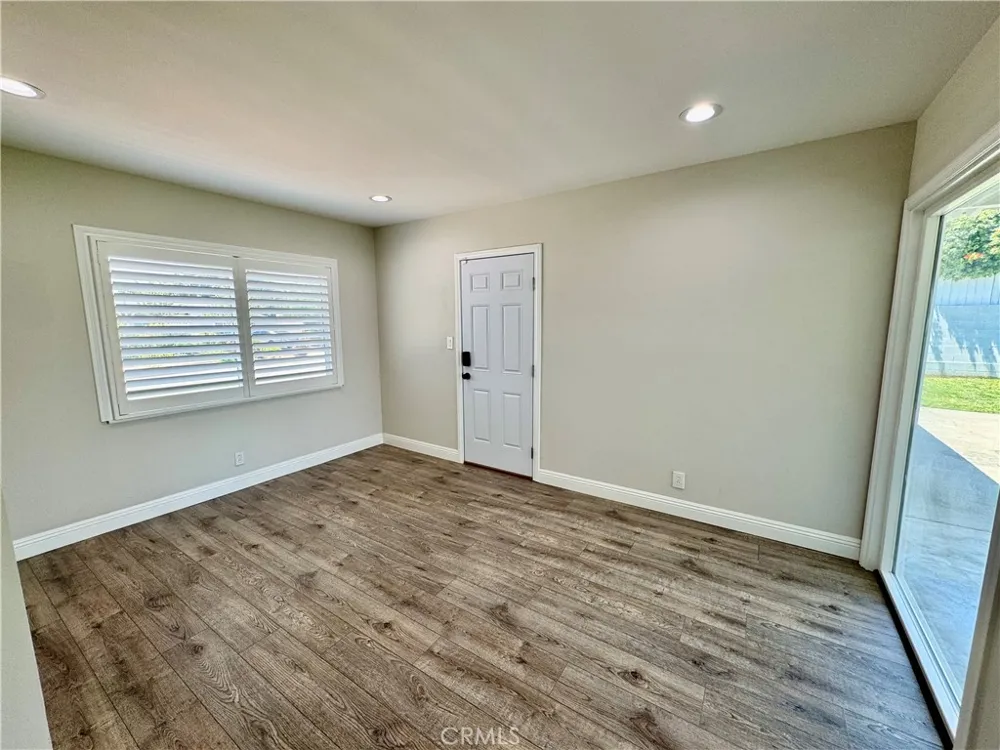 1127 Turning Bend Claremont, CA 91711