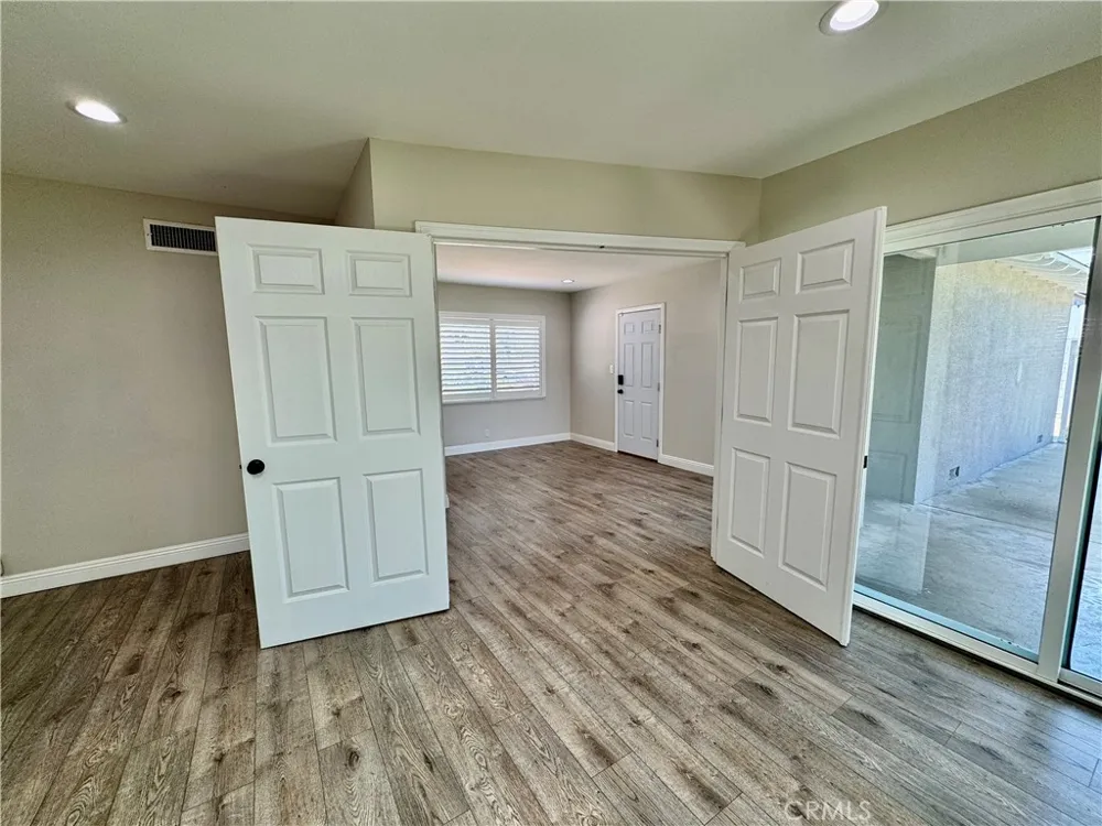 1127 Turning Bend Claremont, CA 91711