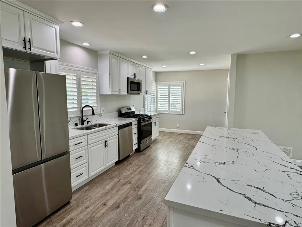 1127 Turning Bend Claremont, CA 91711