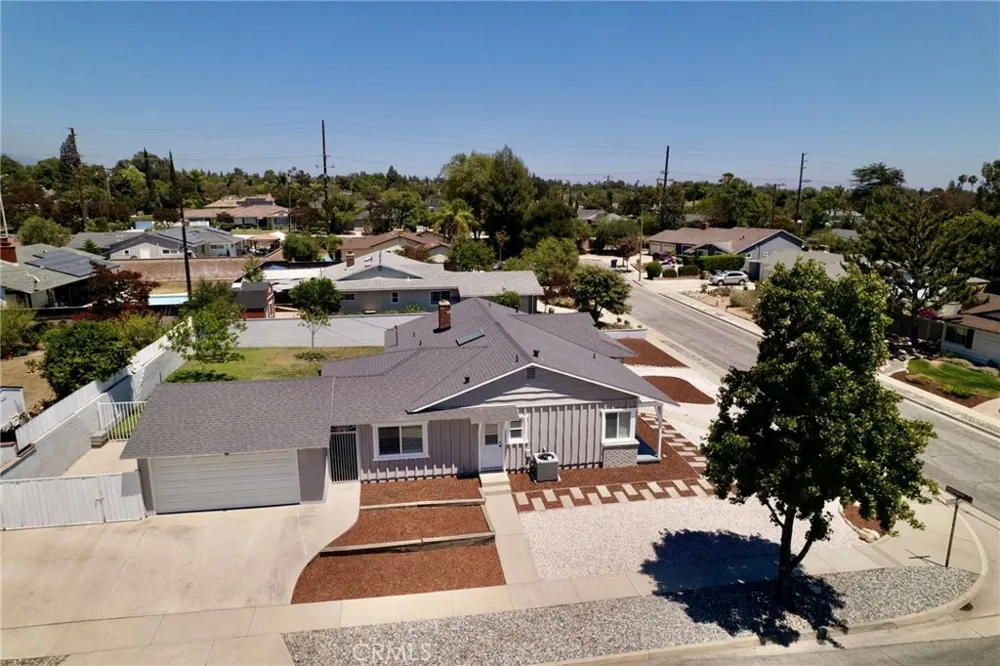 1127 Turning Bend Claremont, CA 91711