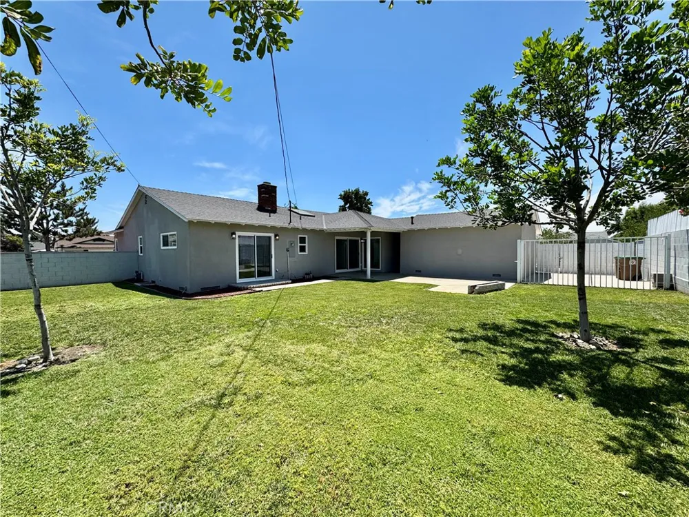 1127 Turning Bend Claremont, CA 91711