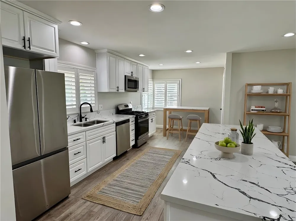 1127 Turning Bend Claremont, CA 91711